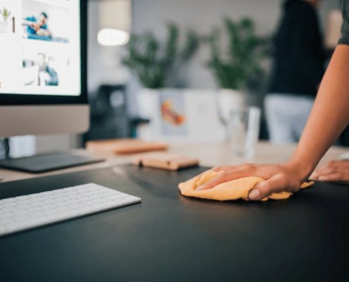 hand of a woman doing wiping work